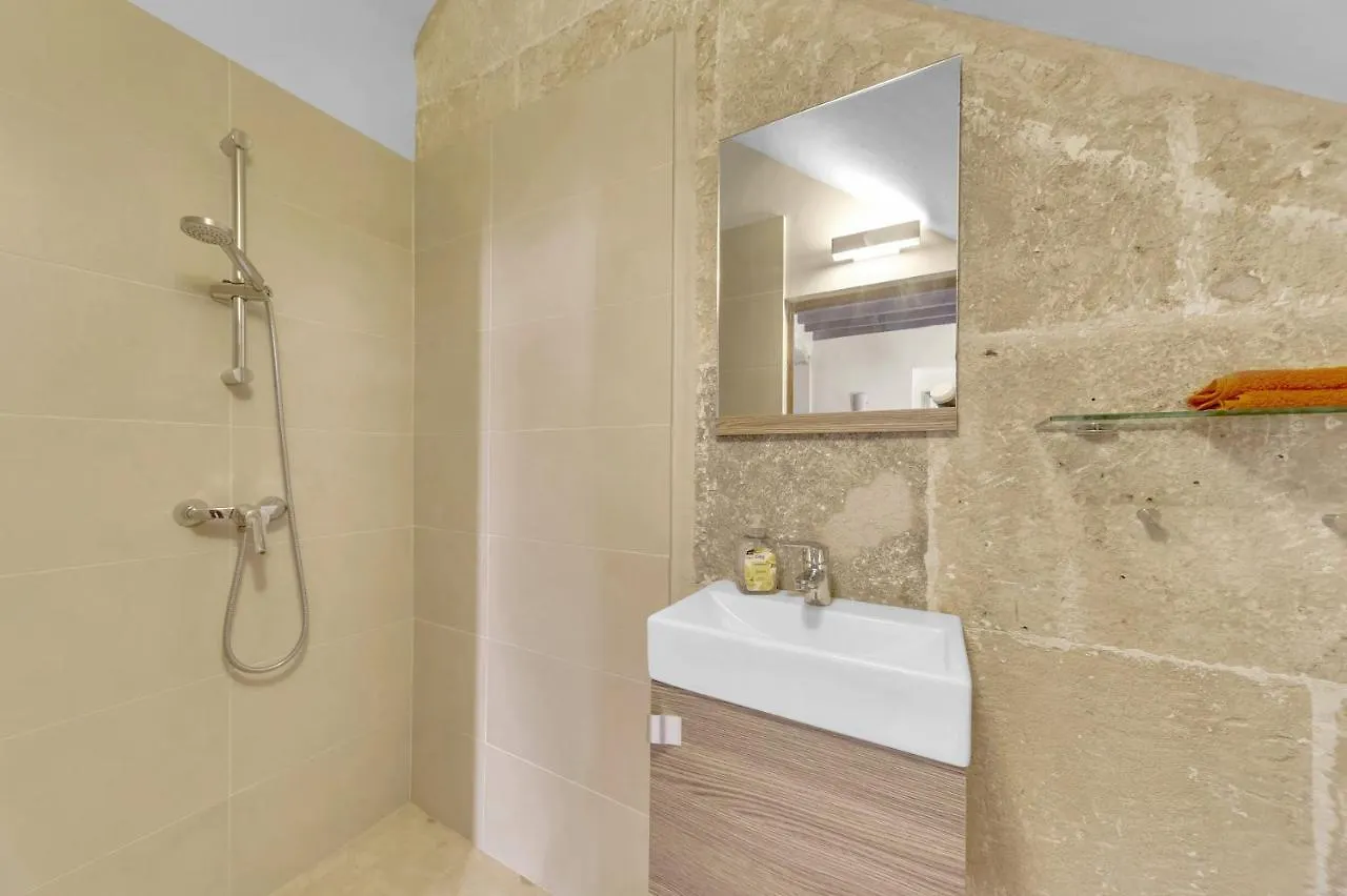 Apartment Charmantes Und Modernes Stadthaus Casa Corazon Santanyi